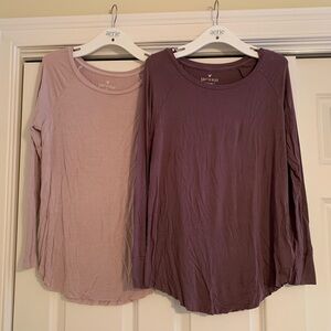 Bundle 2 Aerie Long Sleeve Crew Tops in Light Mauve and Deep Plum women’s Medium